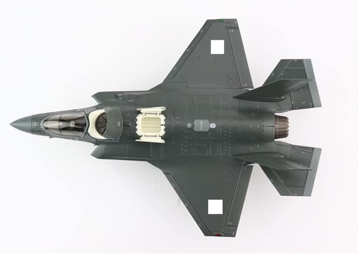 a Hobbi Mester F-35 Lightning II. (Pszeudo Rendszer) 24-8808, 301 Század JASDF 1:72 FRÖCCSÖNTÖTT Repülőgép Előre elkészített Modell