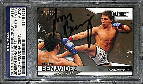 Joseph Benavidez Aláírt 2010 Topps UFC Kieséses Arany Újonc Kártya 112 PSA/DNS-RC - Dedikált UFC Kártyák