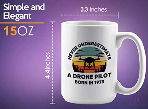 Buborék Ölelés 1973 Születésnapi Bögre 15oz Fehér, pilóta 1973-ban született-49 Születésnapi Ajándék Fordult 49 1973-ban Született Drón